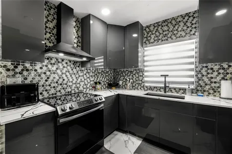 285 NW 45th Street Miami FL 33127