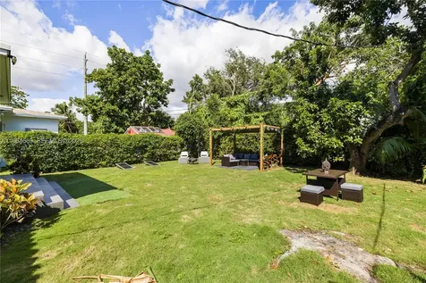 285 NW 45th Street Miami FL 33127