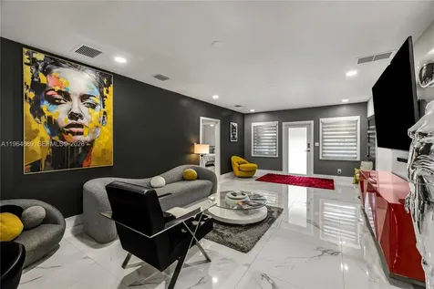 285 NW 45th Street Miami FL 33127