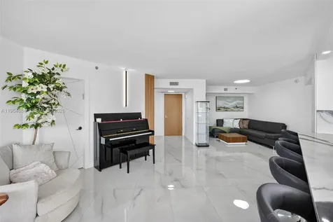 1000 Island Boulevard Aventura FL 33160