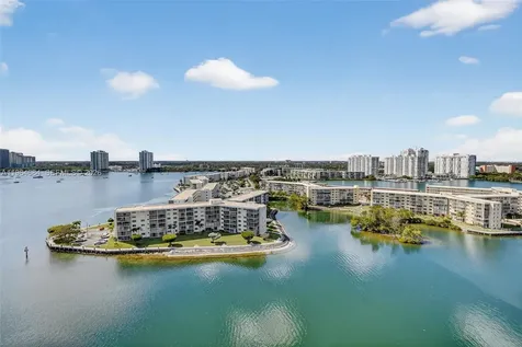 1000 Island Boulevard Aventura FL 33160