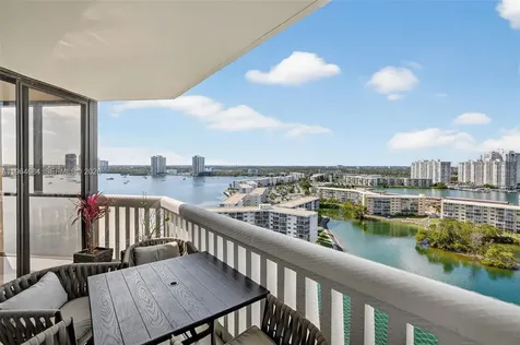 1000 Island Boulevard Aventura FL 33160