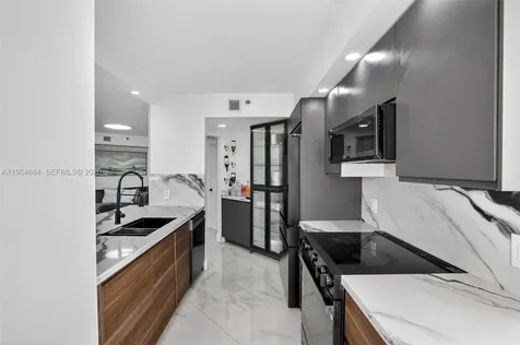 1000 Island Boulevard Aventura FL 33160