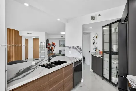 1000 Island Boulevard Aventura FL 33160