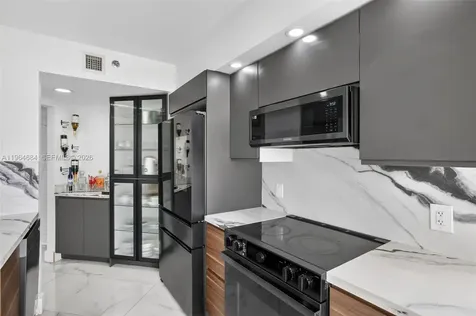 1000 Island Boulevard Aventura FL 33160