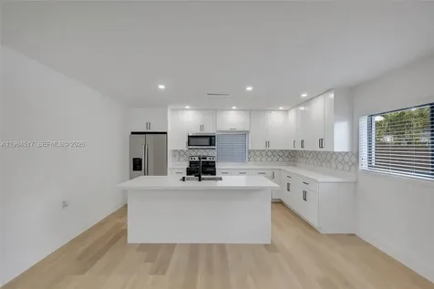 17887 78th Place Hialeah FL 33015