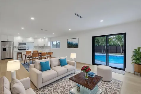 17887 78th Place Hialeah FL 33015