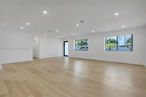 17887 78th Place Hialeah FL 33015
