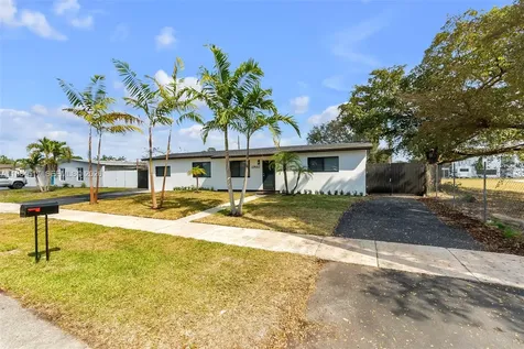 17887 78th Place Hialeah FL 33015