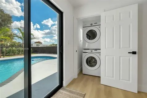 17887 78th Place Hialeah FL 33015