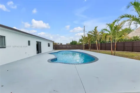 17887 78th Place Hialeah FL 33015