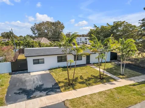 17887 78th Place Hialeah FL 33015