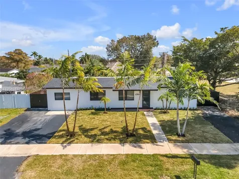 17887 78th Place Hialeah FL 33015