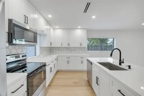 17887 78th Place Hialeah FL 33015