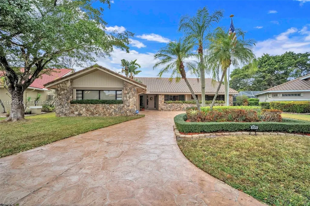 7371 NW 83rd Way Tamarac FL 33321