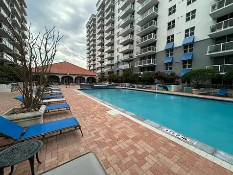 5077 NW 7th Street Miami FL 33126