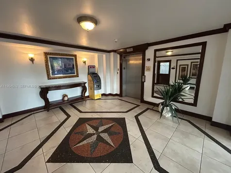 5077 NW 7th Street Miami FL 33126