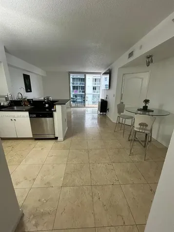 5077 NW 7th Street Miami FL 33126