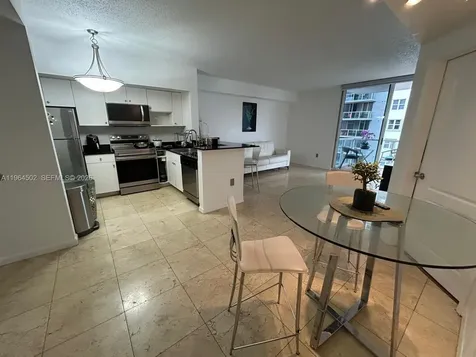5077 NW 7th Street Miami FL 33126