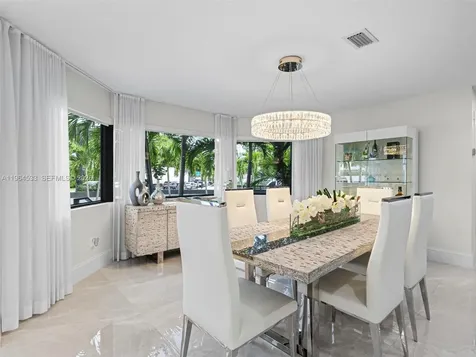 6180 Pine Tree Drive Miami Beach FL 33140