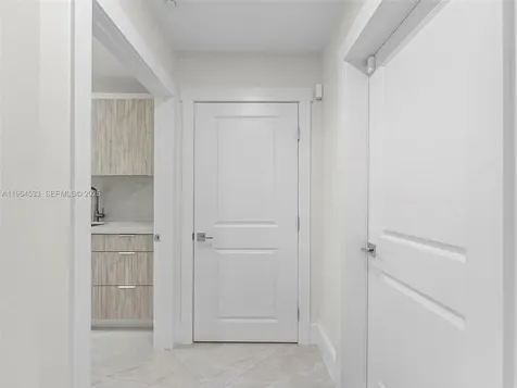 6180 Pine Tree Drive Miami Beach FL 33140
