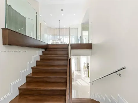 6180 Pine Tree Drive Miami Beach FL 33140
