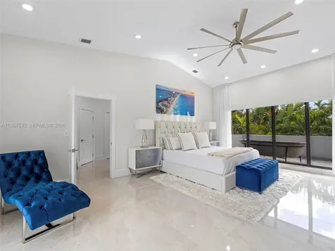 6180 Pine Tree Drive Miami Beach FL 33140