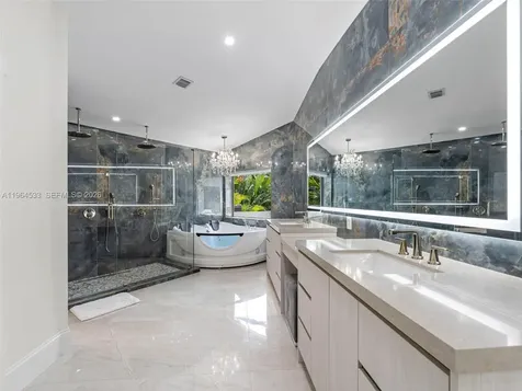 6180 Pine Tree Drive Miami Beach FL 33140