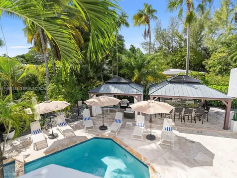 6180 Pine Tree Drive Miami Beach FL 33140