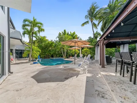 6180 Pine Tree Drive Miami Beach FL 33140