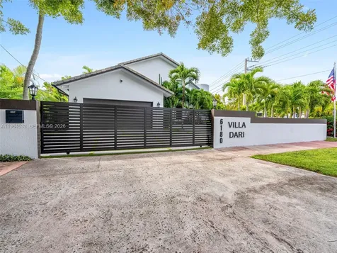 6180 Pine Tree Drive Miami Beach FL 33140