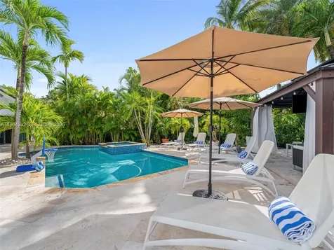 6180 Pine Tree Drive Miami Beach FL 33140