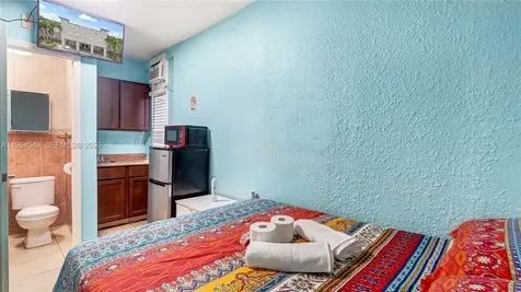 508 W 1st Avenue Hialeah FL 33010