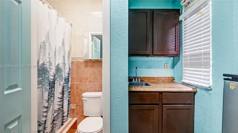 508 W 1st Avenue Hialeah FL 33010