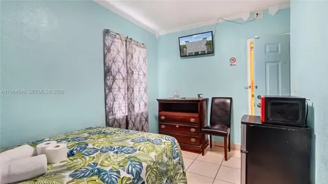 508 W 1st Avenue Hialeah FL 33010