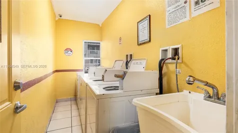 508 W 1st Avenue Hialeah FL 33010