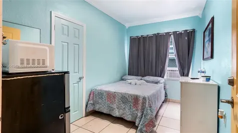 508 W 1st Avenue Hialeah FL 33010