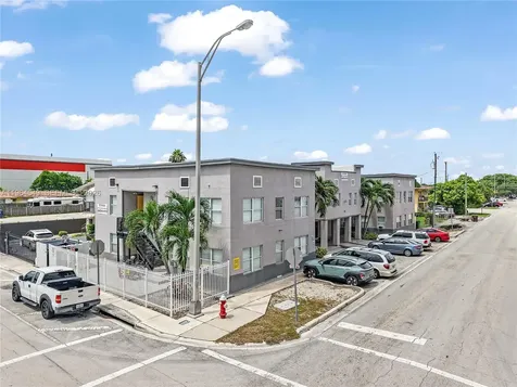 508 W 1st Avenue Hialeah FL 33010