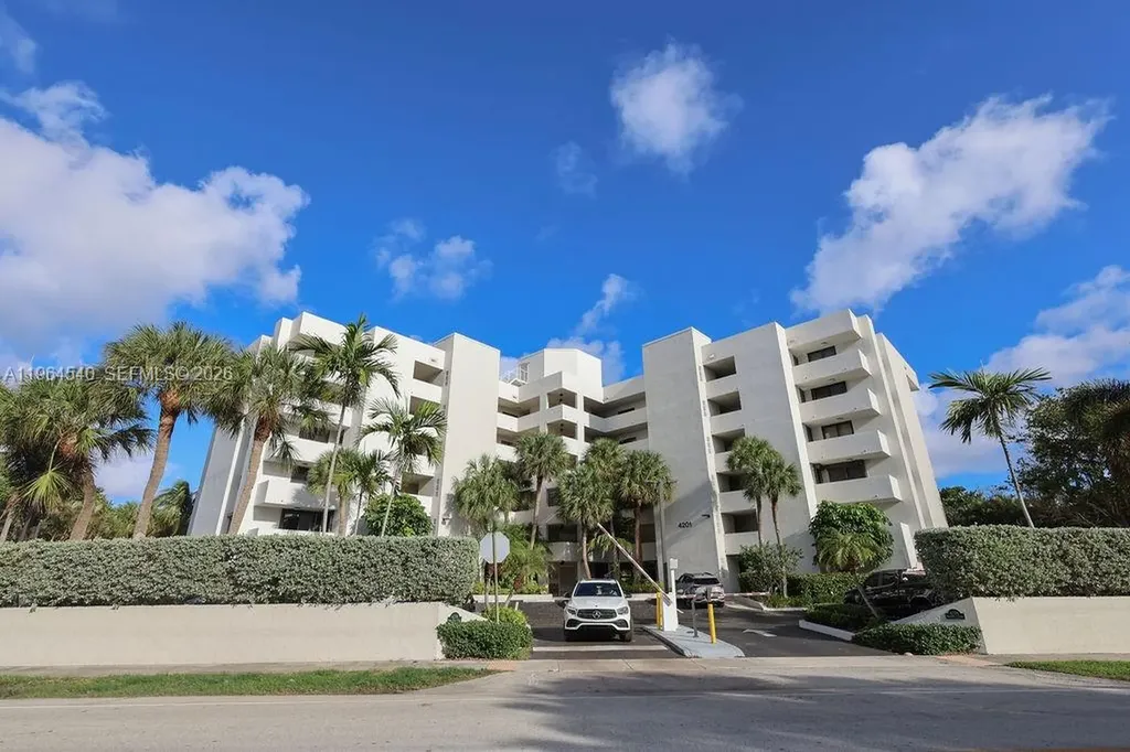 4201 N Ocean Drive Hollywood FL 33019