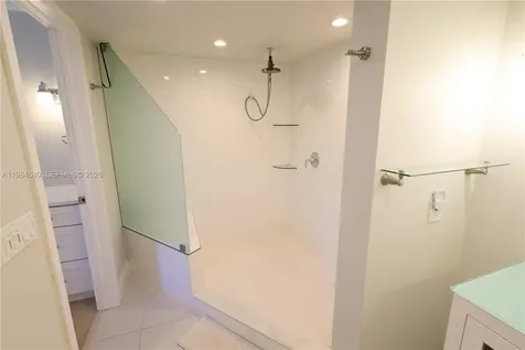 4201 N Ocean Drive Hollywood FL 33019