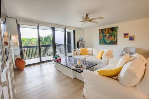 4201 N Ocean Drive Hollywood FL 33019