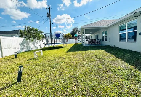 1137 NE 4th Place Cape Coral FL 33909