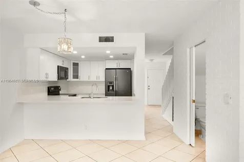 7041 SW 42nd Place Davie FL 33314