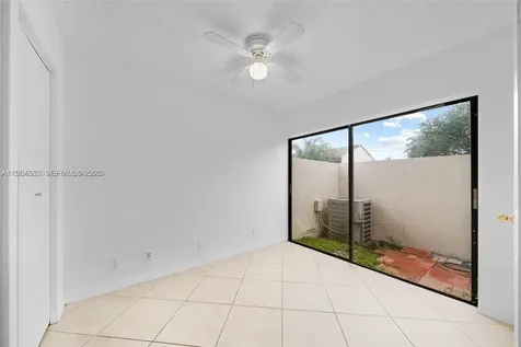7041 SW 42nd Place Davie FL 33314
