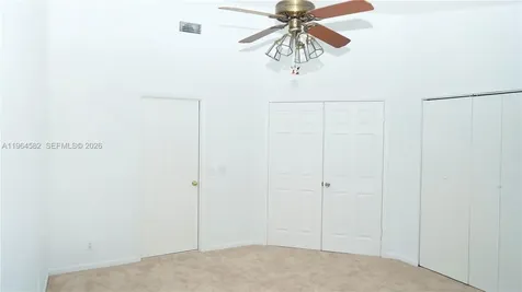 7041 SW 42nd Place Davie FL 33314