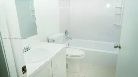 7041 SW 42nd Place Davie FL 33314