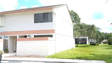 7041 SW 42nd Place Davie FL 33314