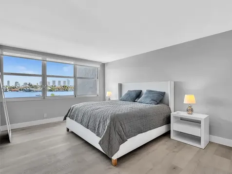 16570 NE 26th Avenue North Miami Beach FL 33160