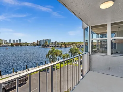 16570 NE 26th Avenue North Miami Beach FL 33160