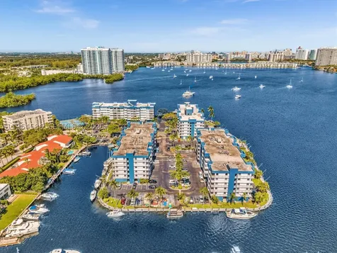 16570 NE 26th Avenue North Miami Beach FL 33160